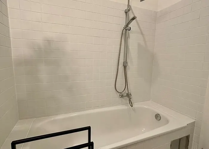 2br Stylish Modern - 15 Minutes To Viennas Center Διαμέρισμα